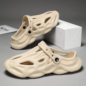 Large-sized couple men's crocs and summer casual sandals are breathable